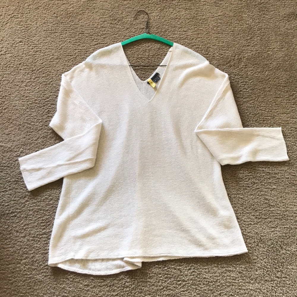 White sweater from VINCE. Excellent condition.